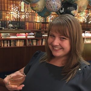 Meet your Posher, Laura